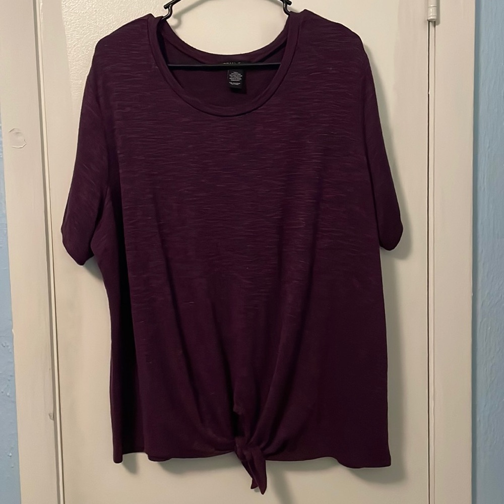 Size 2X purple and black short sleeve shirt